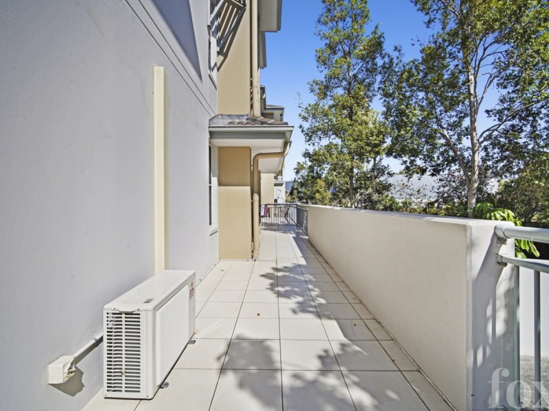 1002/33 Clark Street, Biggera Waters QLD 4216