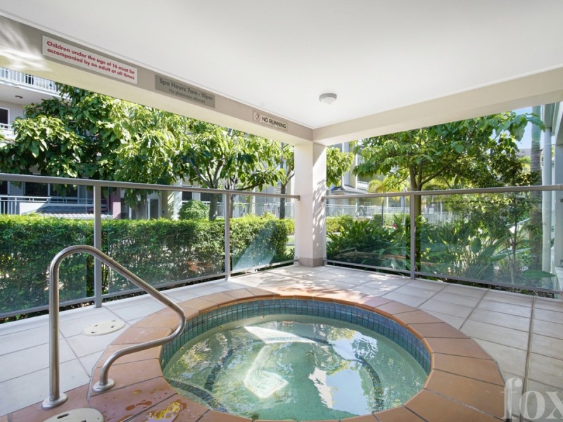 1002/33 Clark Street, Biggera Waters QLD 4216