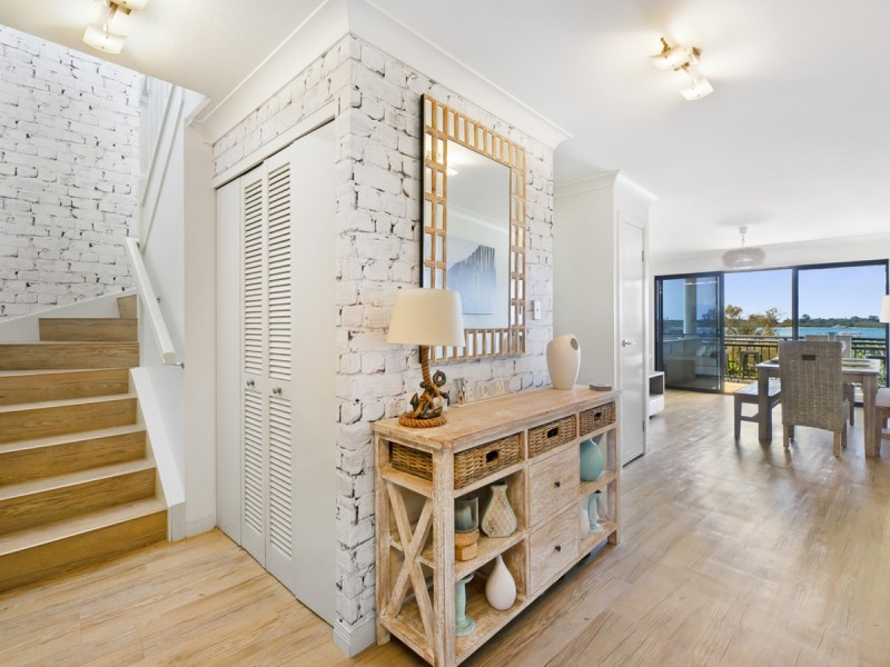 326/392 Marine Parade, Labrador QLD 4215