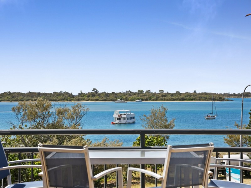 326/392 Marine Parade, Labrador QLD 4215