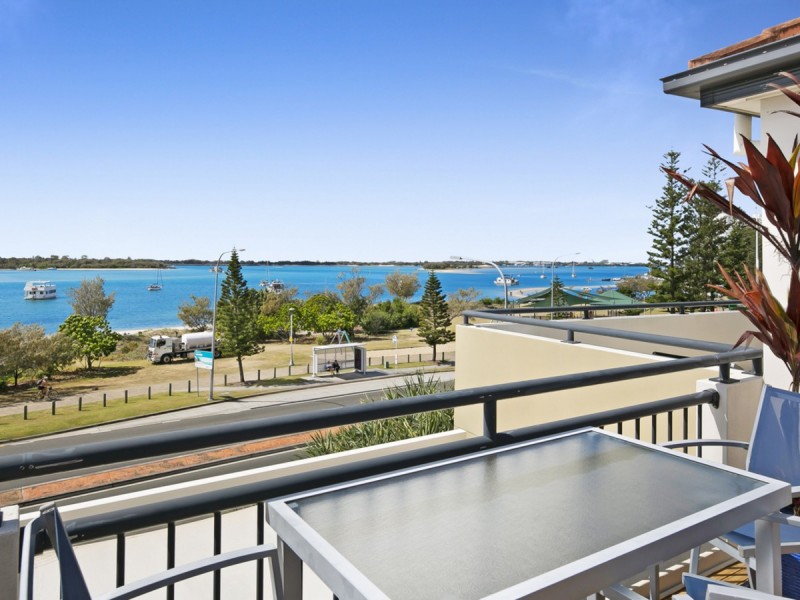 326/392 Marine Parade, Labrador QLD 4215