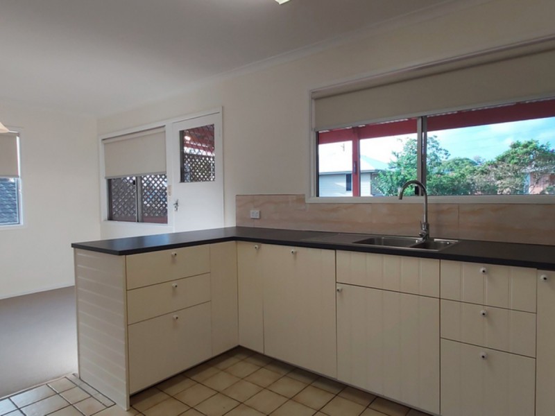 73 Falconer Street, Southport QLD 4215