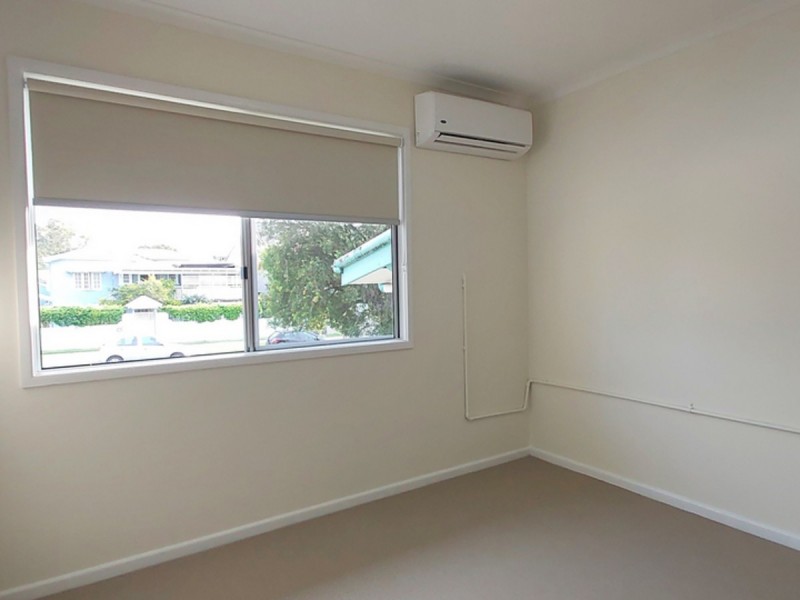73 Falconer Street, Southport QLD 4215
