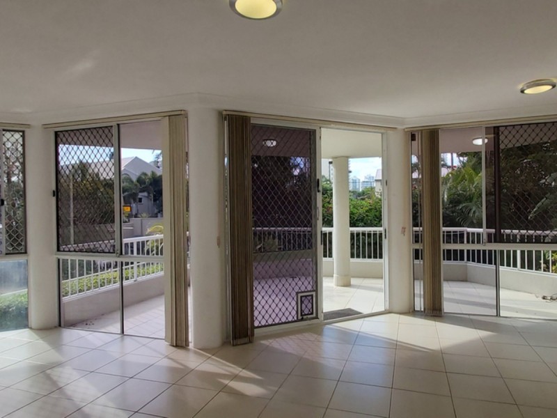 1/6 Breaker Street, Main Beach QLD 4217