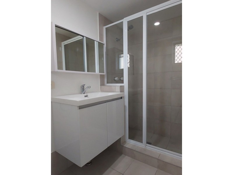 1/6 Breaker Street, Main Beach QLD 4217