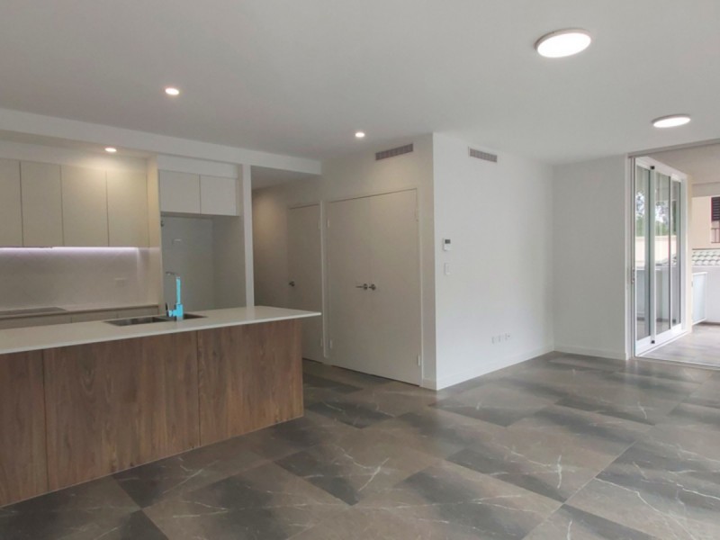 201/4-8 Meron, Southport QLD 4215
