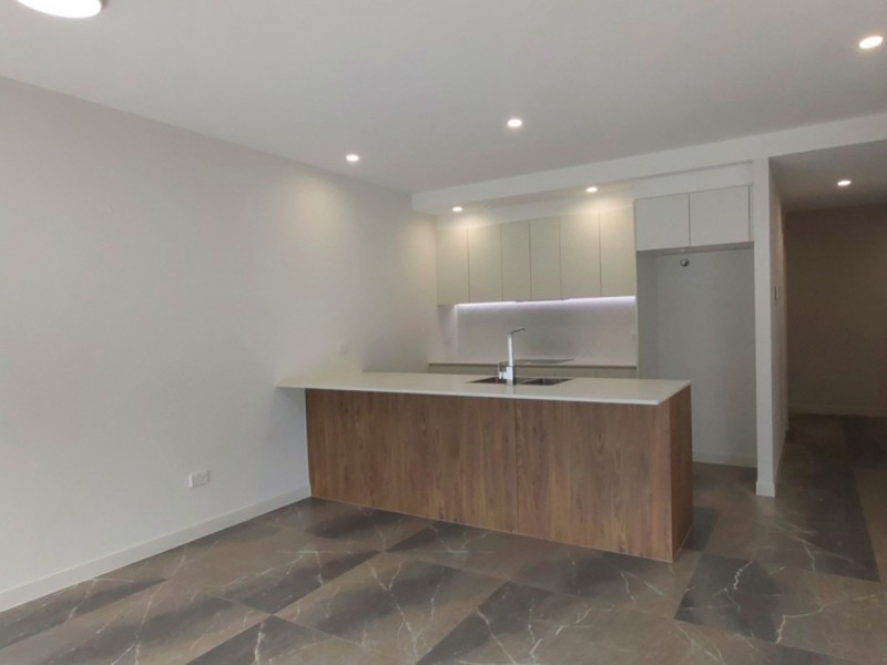 201/4-8 Meron, Southport QLD 4215