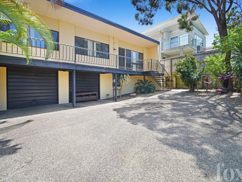17 Chirn Crescent, Labrador QLD 4215