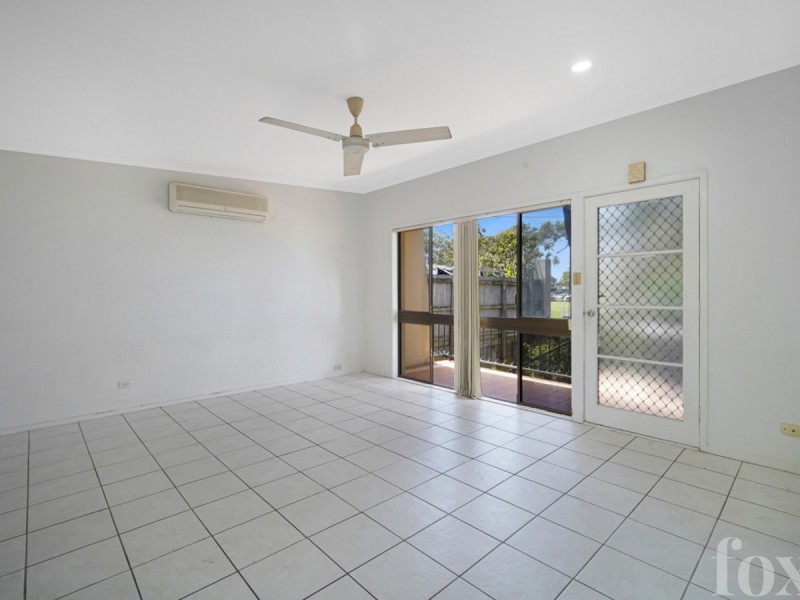 17 Chirn Crescent, Labrador QLD 4215