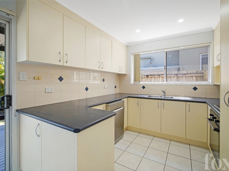 17 Chirn Crescent, Labrador QLD 4215