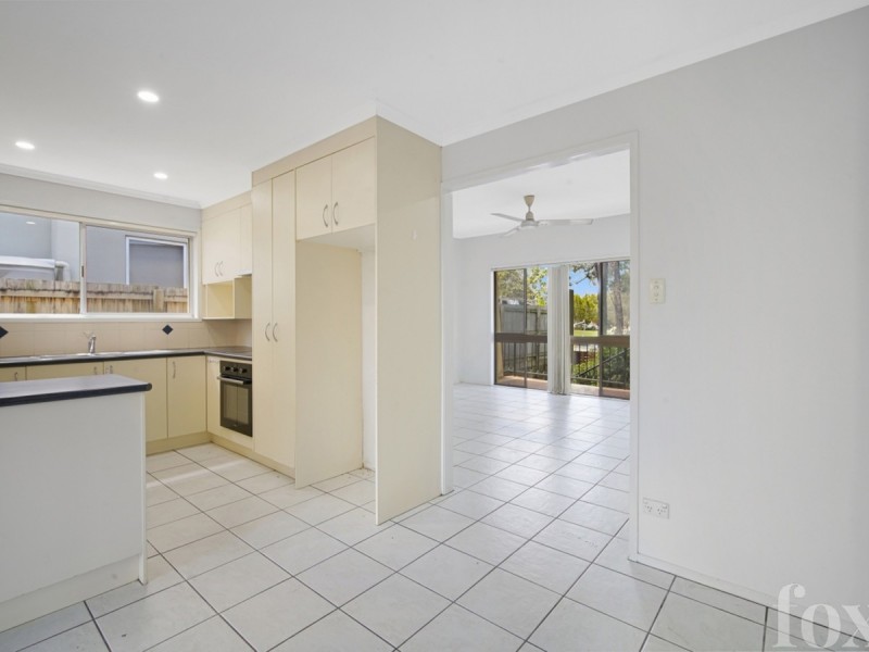 17 Chirn Crescent, Labrador QLD 4215
