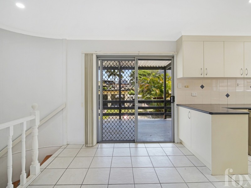 17 Chirn Crescent, Labrador QLD 4215