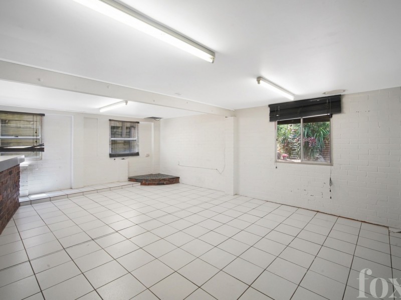 17 Chirn Crescent, Labrador QLD 4215