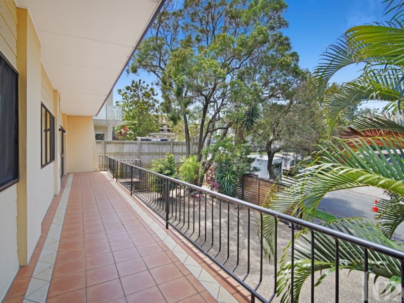 17 Chirn Crescent, Labrador QLD 4215