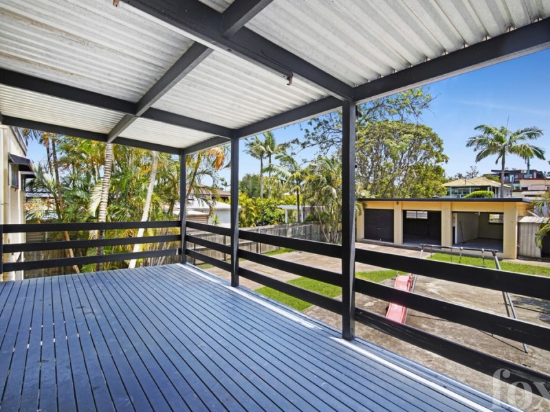 17 Chirn Crescent, Labrador QLD 4215