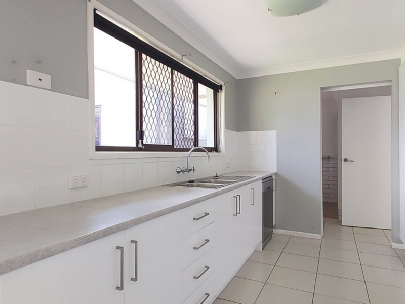 14 Collins Crescent, Benowa QLD 4217