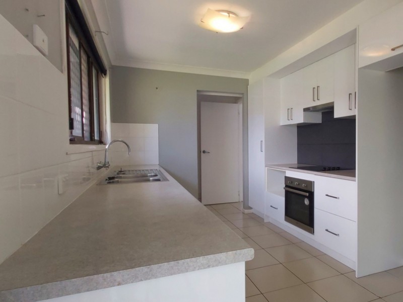 14 Collins Crescent, Benowa QLD 4217