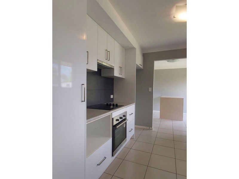 14 Collins Crescent, Benowa QLD 4217