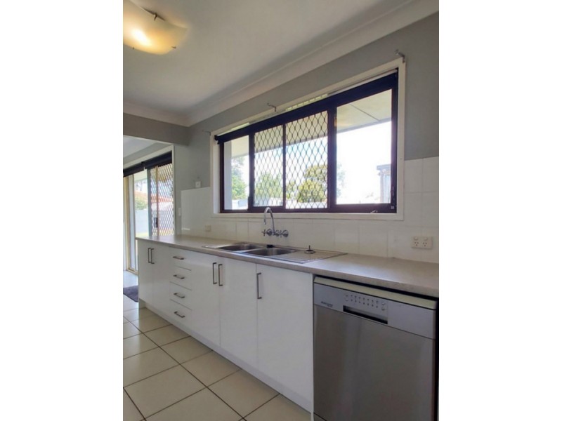 14 Collins Crescent, Benowa QLD 4217