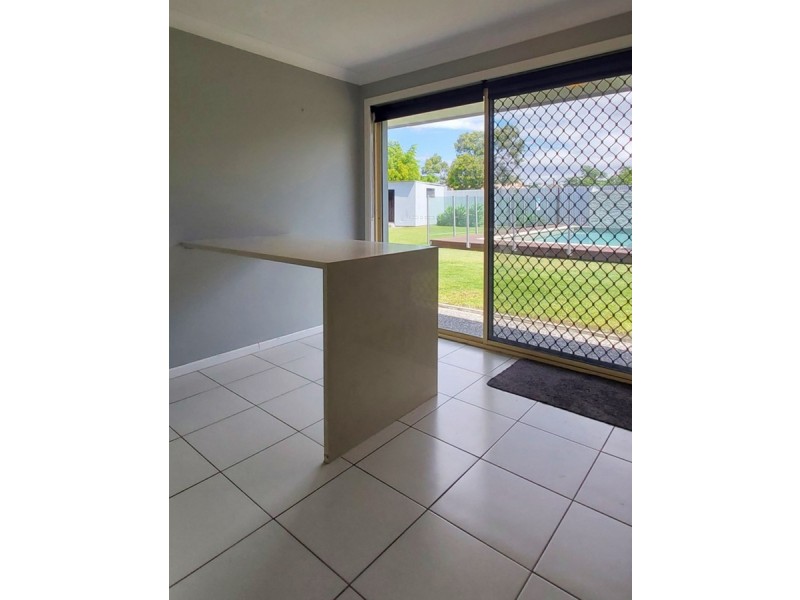 14 Collins Crescent, Benowa QLD 4217