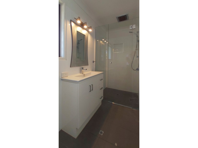 14 Collins Crescent, Benowa QLD 4217