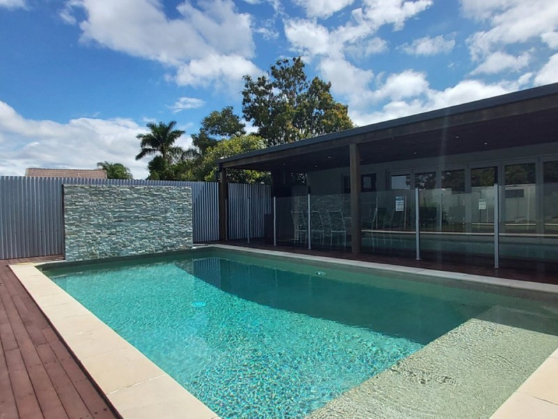 14 Collins Crescent, Benowa QLD 4217