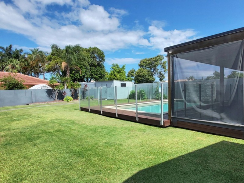 14 Collins Crescent, Benowa QLD 4217