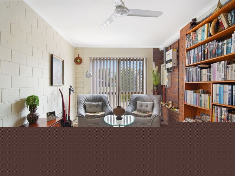 2/11 Telopea Street, Labrador QLD 4215