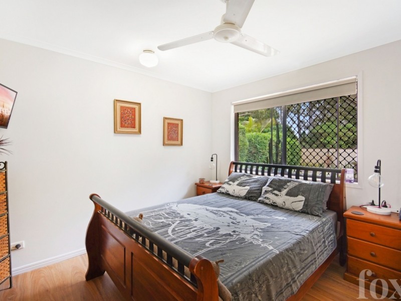 2/11 Telopea Street, Labrador QLD 4215
