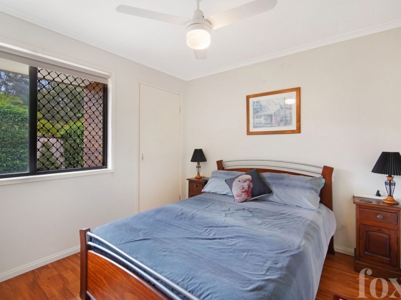 2/11 Telopea Street, Labrador QLD 4215