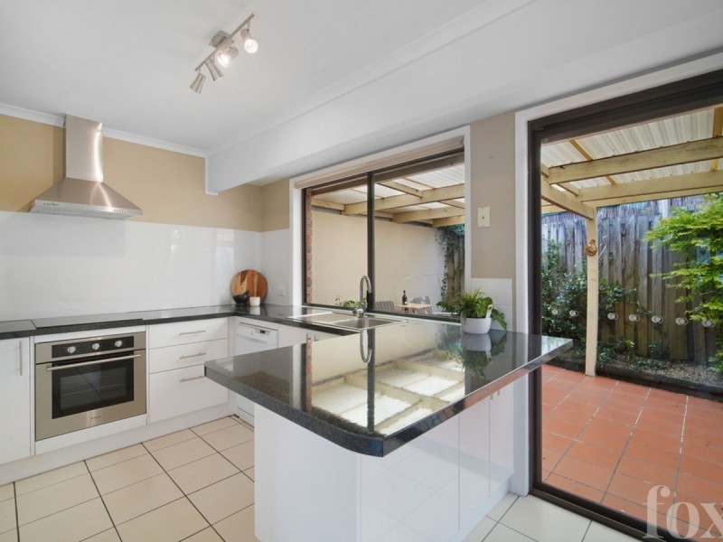 1/13 Senate Street, Labrador QLD 4215