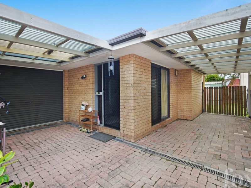 2/7 Morinda Way, Labrador QLD 4215