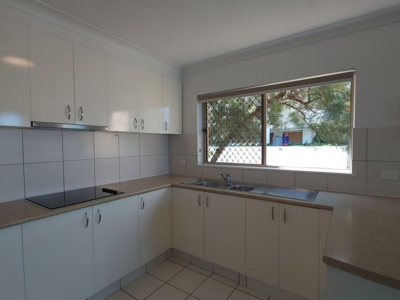 2/448 Marine Parade, Biggera Waters QLD 4216