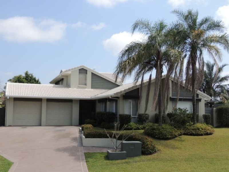 1 Hook Court, Arundel QLD 4214