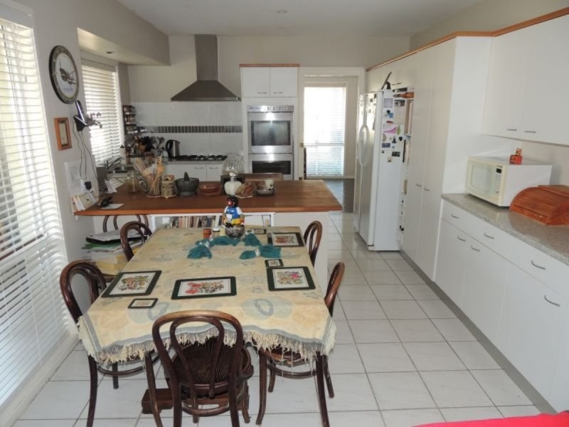 1 Hook Court, Arundel QLD 4214