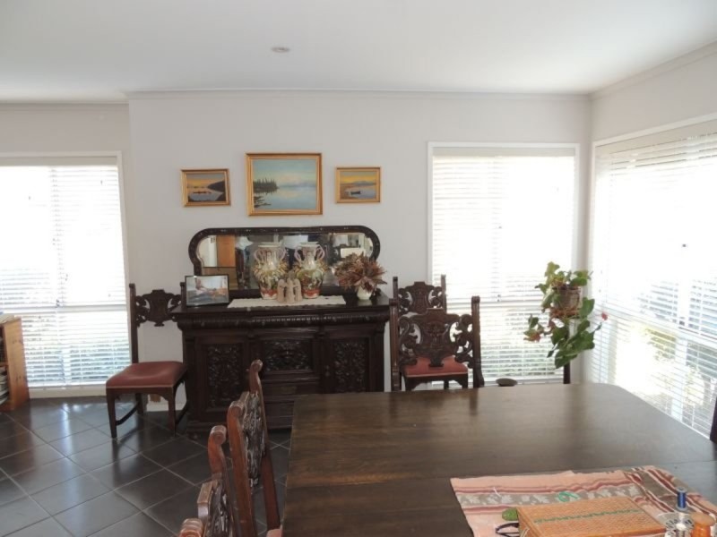 1 Hook Court, Arundel QLD 4214