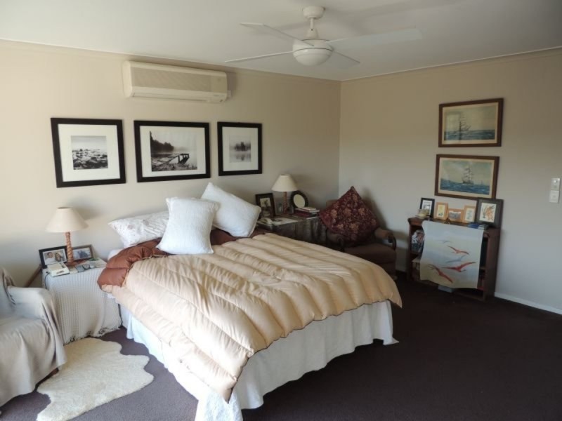 1 Hook Court, Arundel QLD 4214