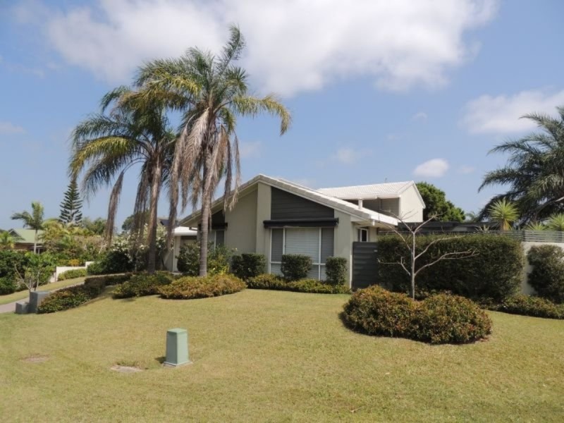 1 Hook Court, Arundel QLD 4214