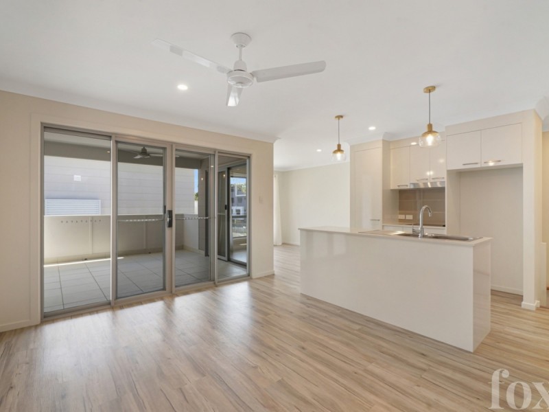 2/123 Falconer Street, Southport QLD 4215