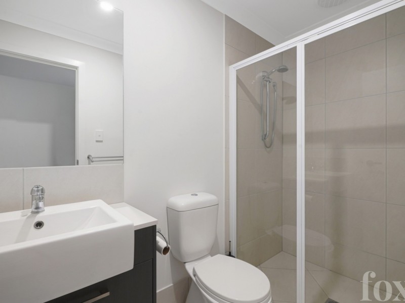 2/123 Falconer Street, Southport QLD 4215