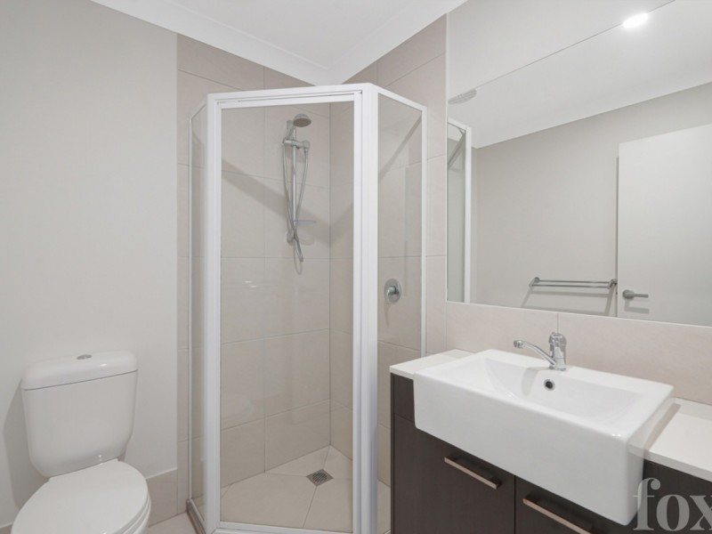 2/123 Falconer Street, Southport QLD 4215