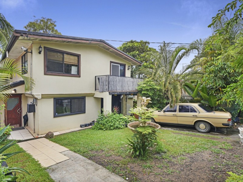 22 Golden Crescent, Southport QLD 4215