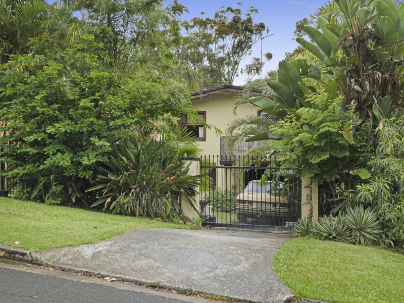 22 Golden Crescent, Southport QLD 4215