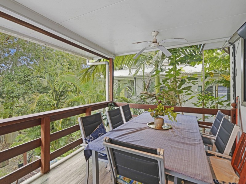 22 Golden Crescent, Southport QLD 4215