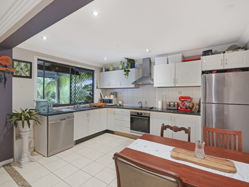 22 Golden Crescent, Southport QLD 4215