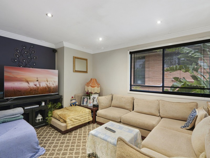 22 Golden Crescent, Southport QLD 4215