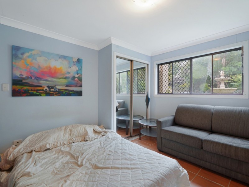 22 Golden Crescent, Southport QLD 4215