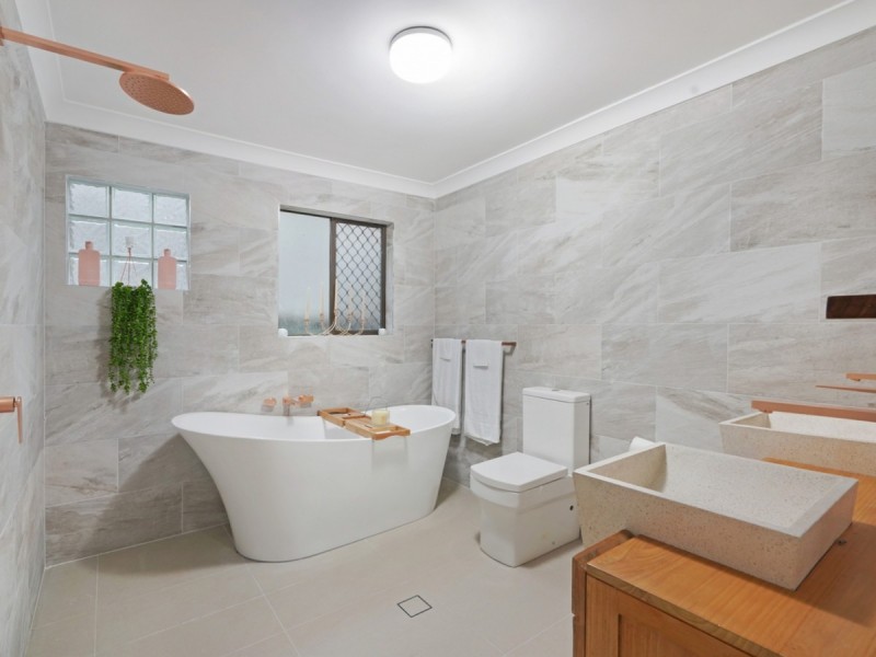 39 Bartlett Avenue, Nerang QLD 4211