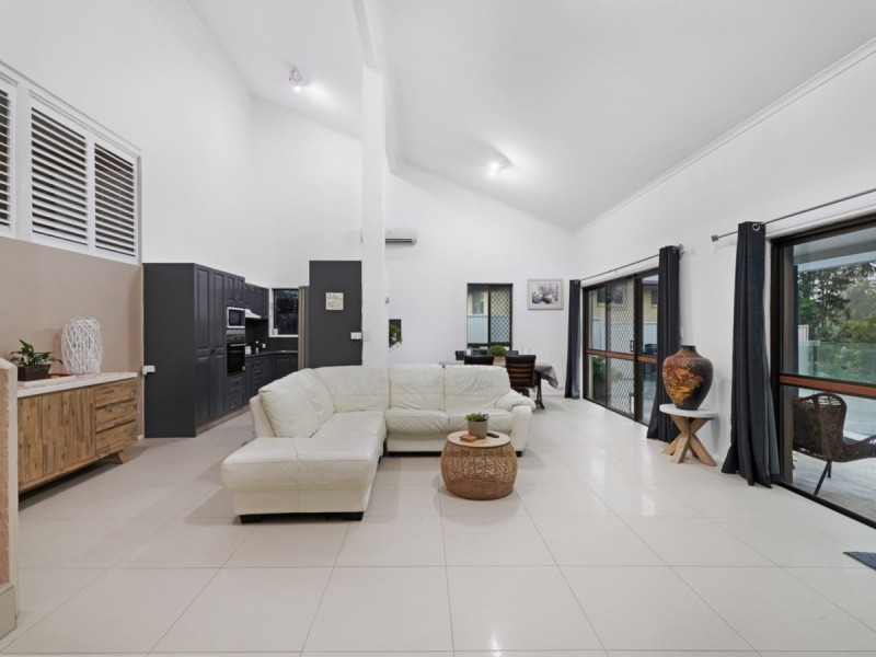 39 Bartlett Avenue, Nerang QLD 4211