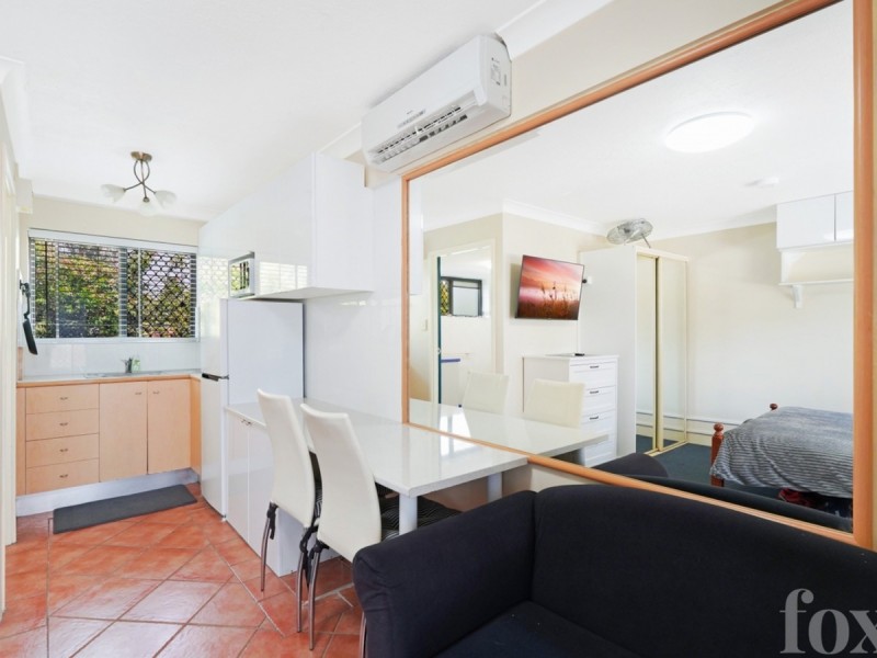 205/132 Marine Parade, Southport QLD 4215